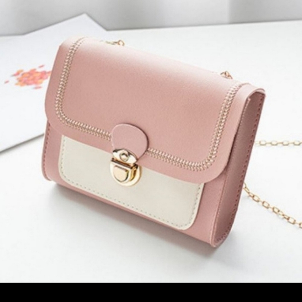 Small fashion bag light pink color